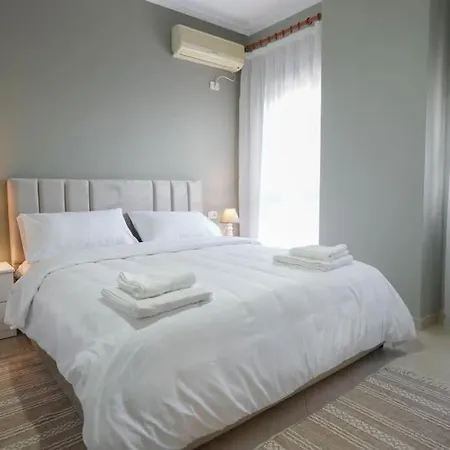 Staycation, Center With Balcony *
