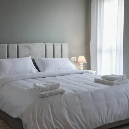 Διαμέρισμα Staycation, Center With Balcony Τίρανα